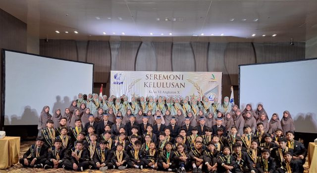Seremoni Kelulusan Kelas 6 Angkatan X SDIT HARUM